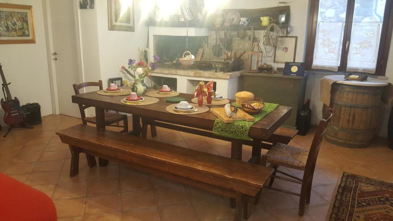Bed & Breakfast Casa Lisetta Valtopina Exterior foto